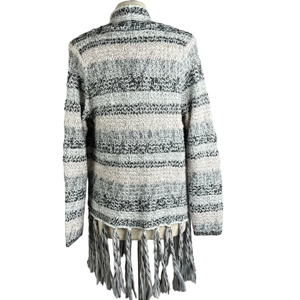 New Chico’s Light Gray Dark Charcoal Gray, Orchid & White Fringed Shawl Medium